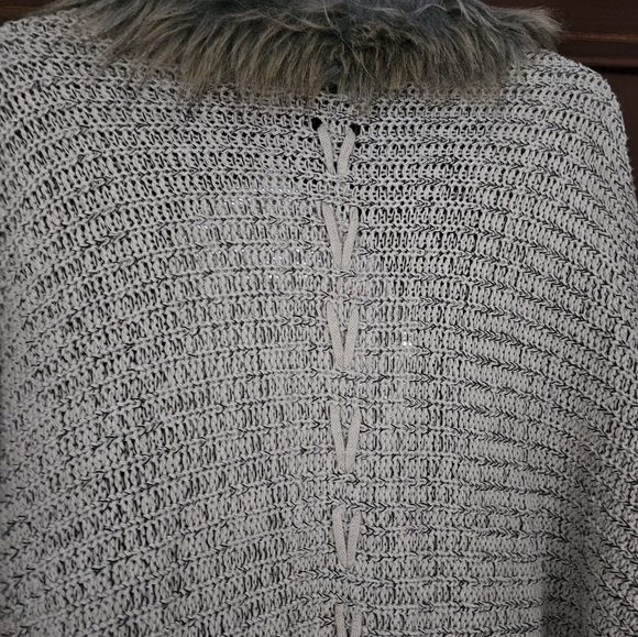 Sweater - Picture 3 of 5